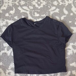 ALO Yoga Black Fitted Crop T-Shirt